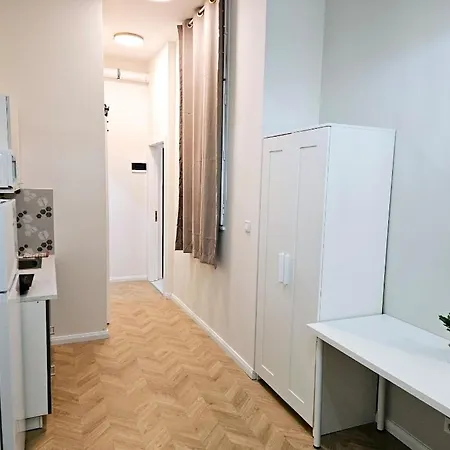 Designer Near Kalvin Square Apartment Budapest