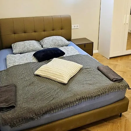 Apartment Designer Near Kalvin Square Budapest