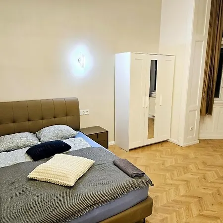 Designer Near Kalvin Square Apartment