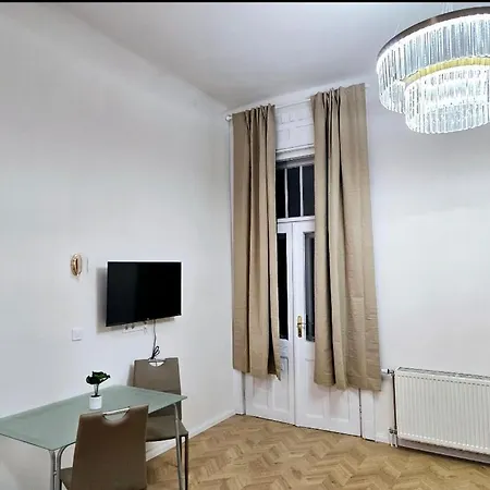 Apartment Designer Near Kalvin Square *